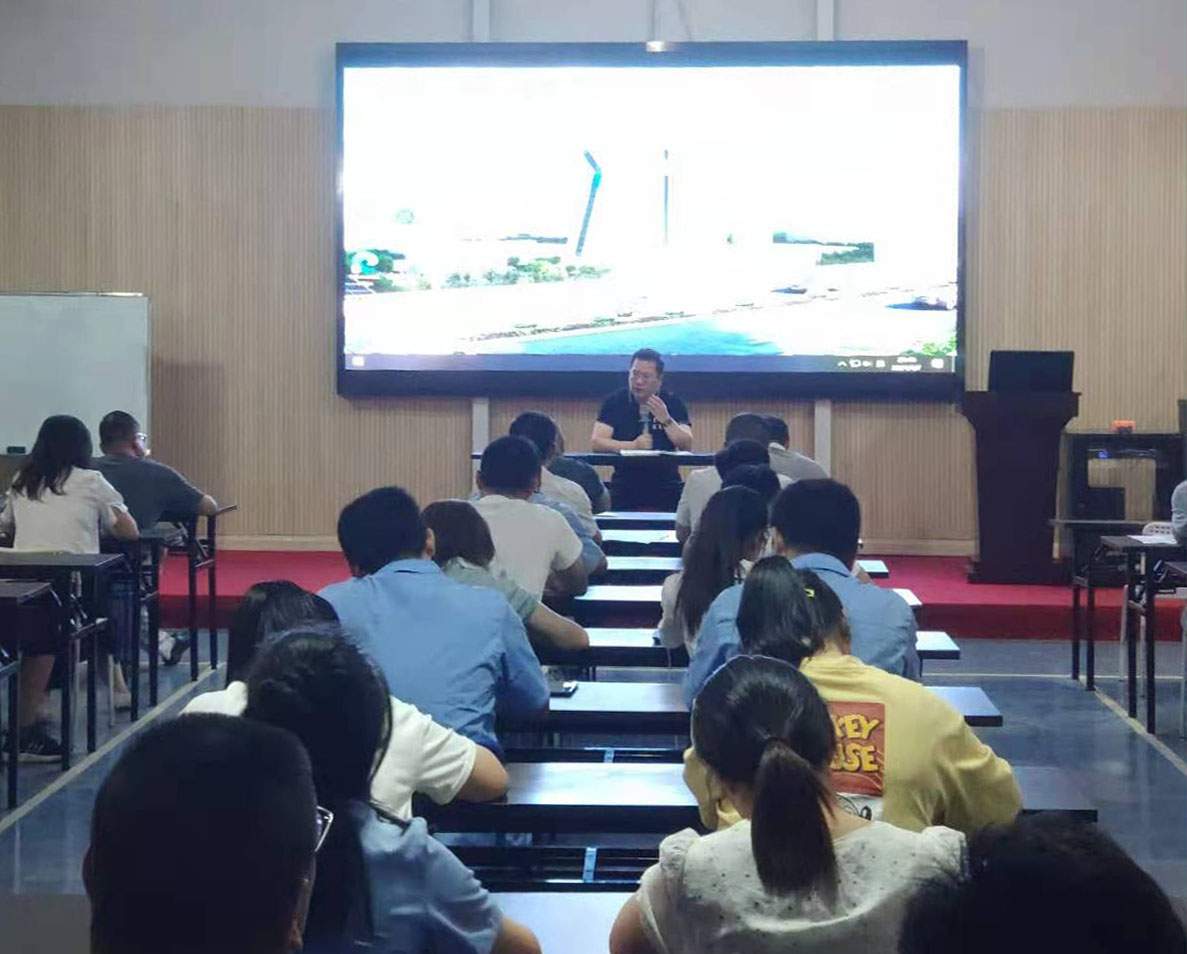 集团总裁柯建东莅临安徽hth官网入口视察并指导工作