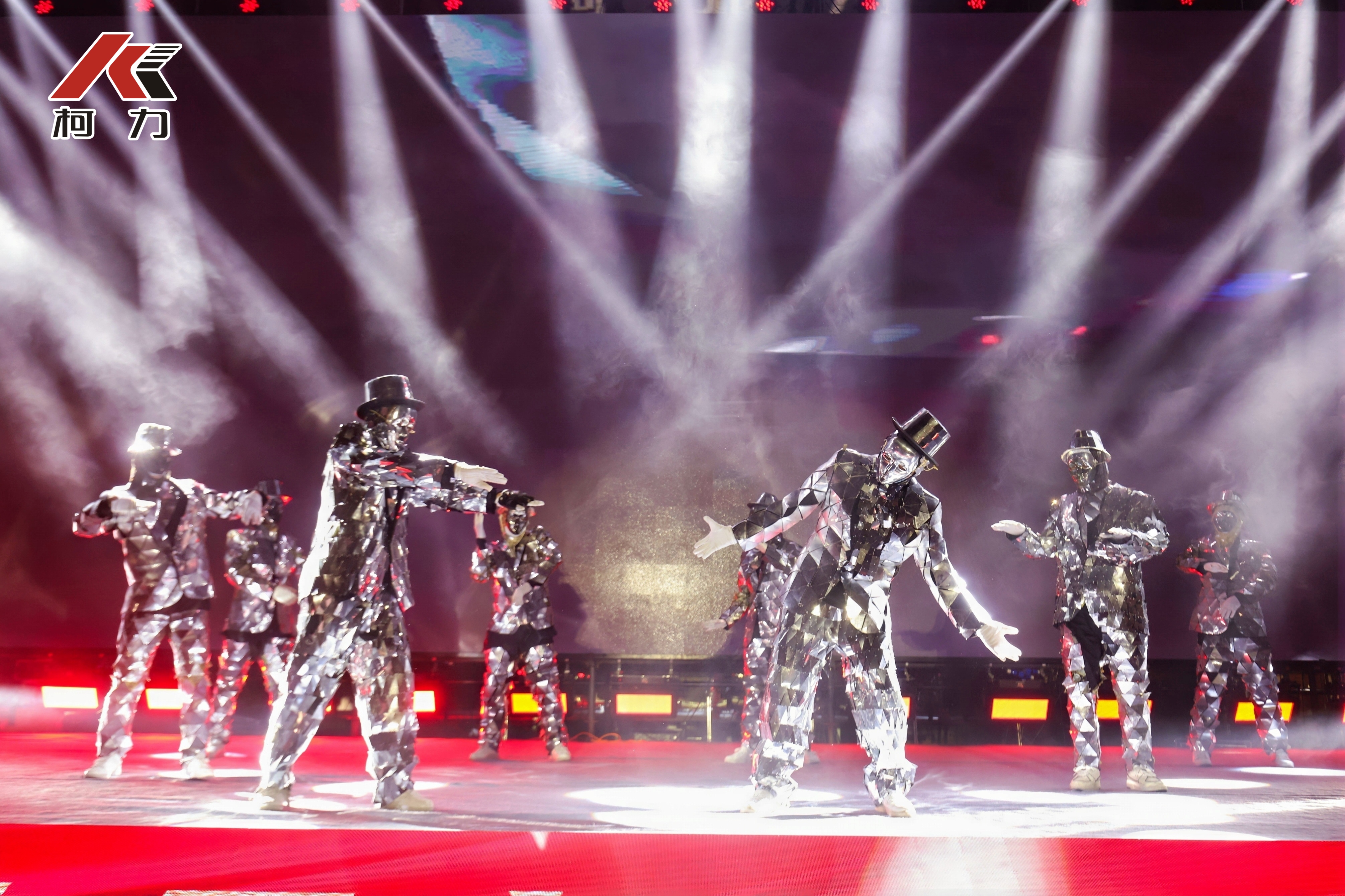 机器人激光舞.jpg