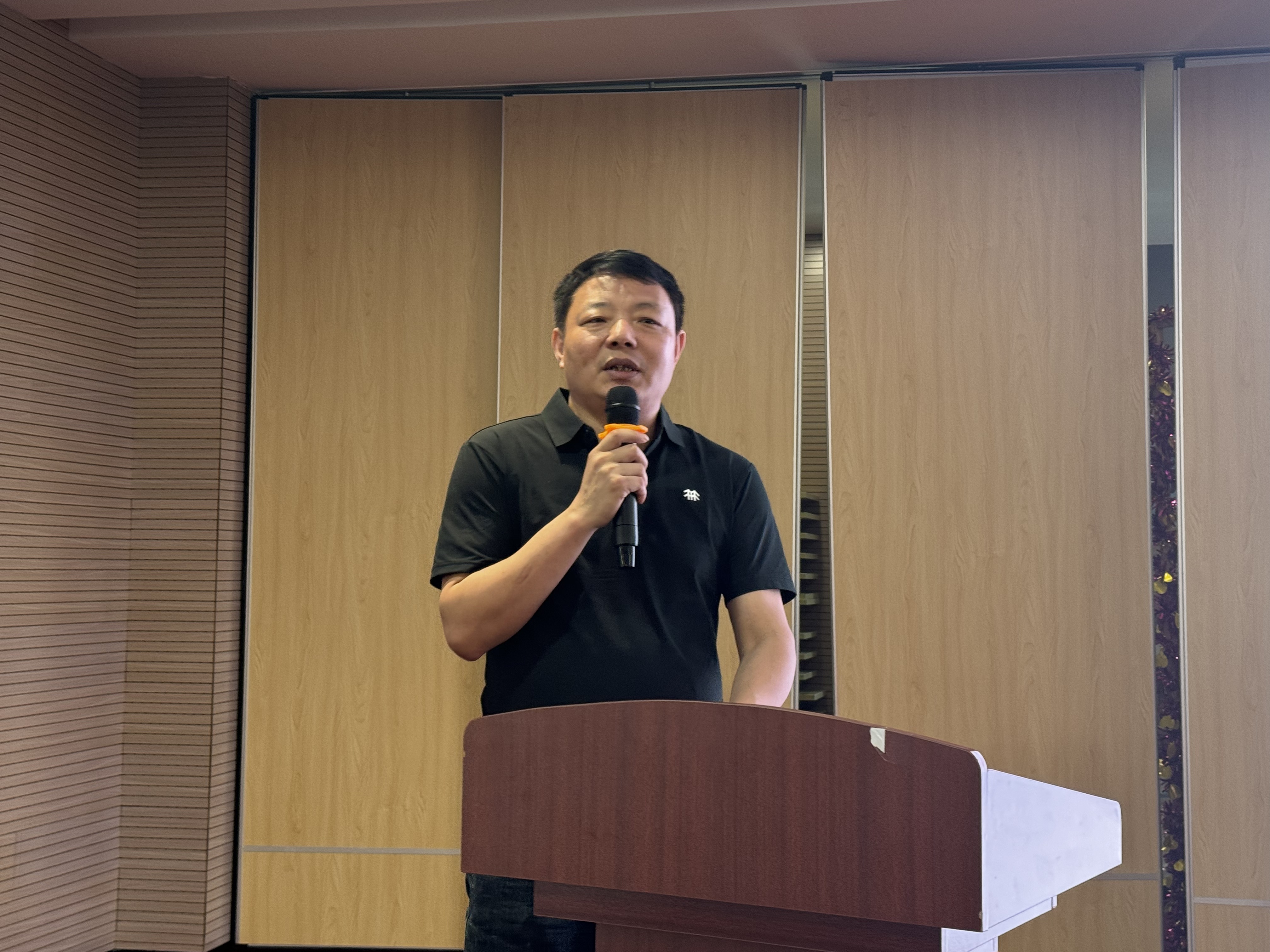 集团运营总监 陈新建.jpeg